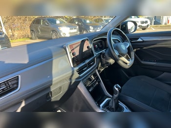 Used Volkswagen T-Roc 2022 for sale - 77057787: Photo