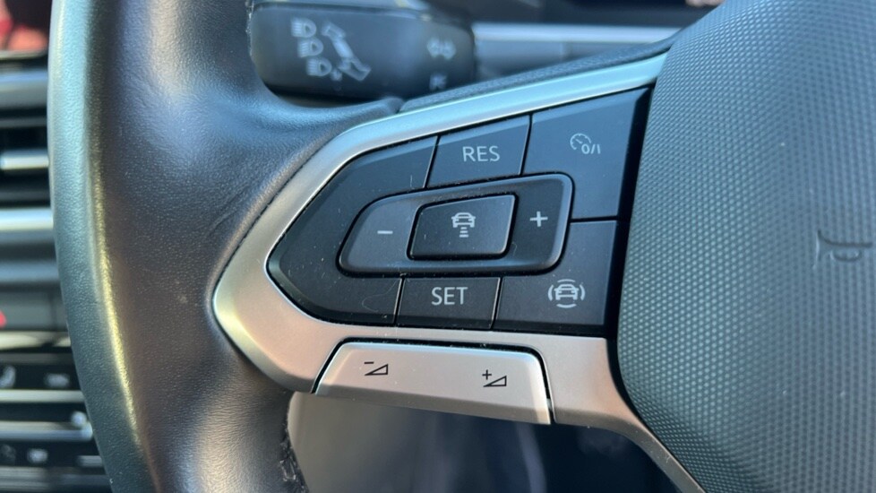 Used Volkswagen T-Roc 2022 for sale - 77057787: Photo 31