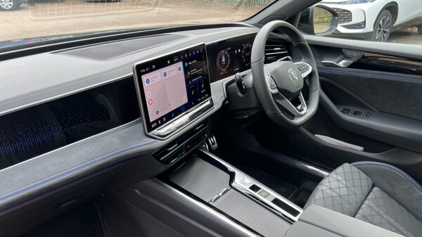 Used Volkswagen Passat 2025 for sale - 75509616: Photo 2