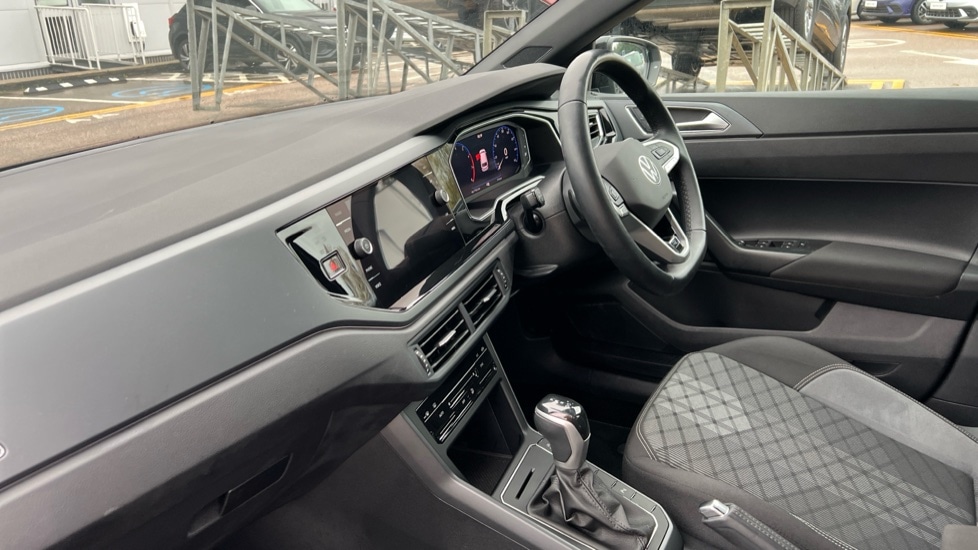 Used Volkswagen Polo 2024 for sale - 76873597: Photo 2