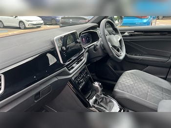 Used Volkswagen T-Roc 2025 for sale - 75742845: Photo