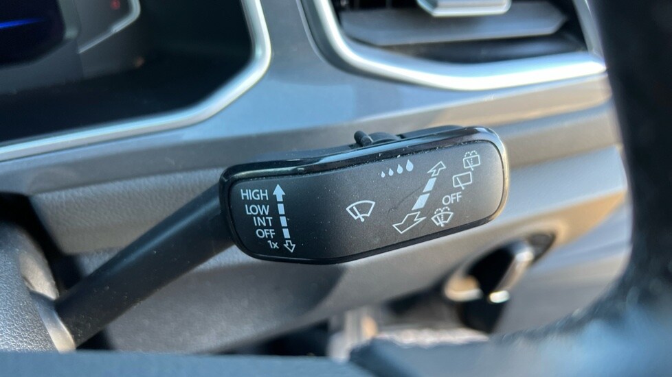 Used Volkswagen T-Roc 2022 for sale - 76873099: Photo 32