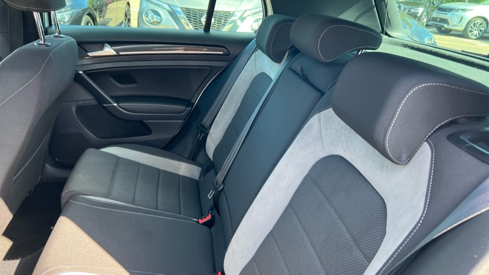 Used Volkswagen Golf 2017 for sale - 76191056: Photo 15