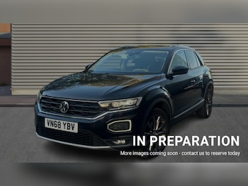 Used Volkswagen T-Roc 2018 for sale - 76140359: Photo
