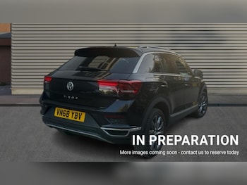 Used Volkswagen T-Roc 2018 for sale - 76140359: Photo