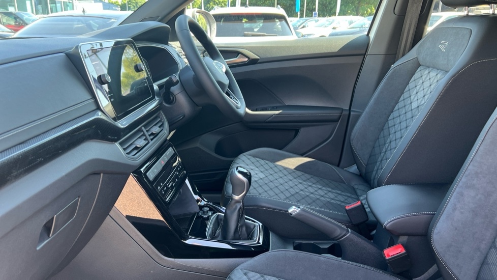 Used Volkswagen T-Cross 2025 for sale - 76869108: Photo 28