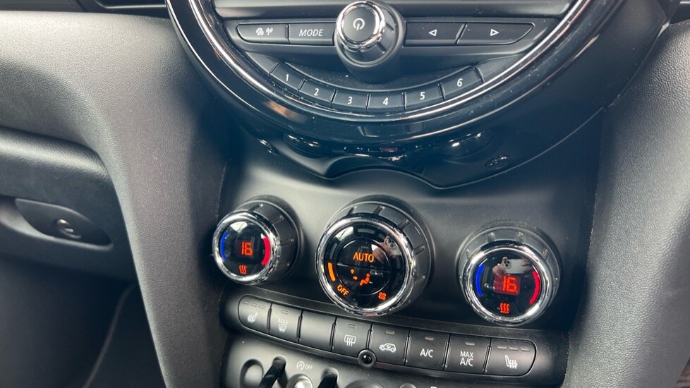 Used MINI Convertible 2019 for sale - 75996800: Photo 34