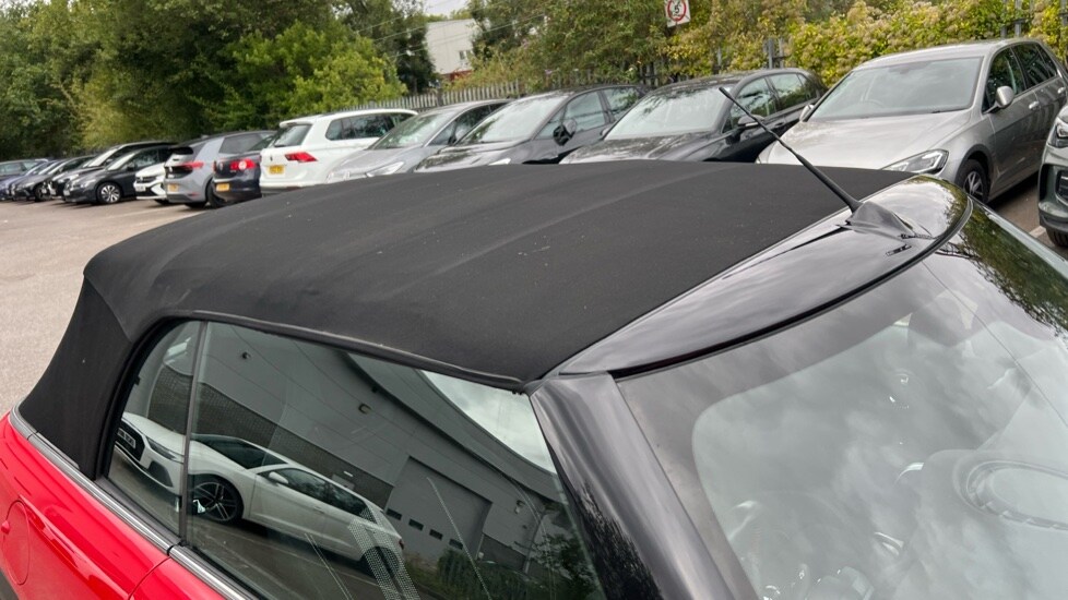 Used MINI Convertible 2019 for sale - 75996800: Photo 39
