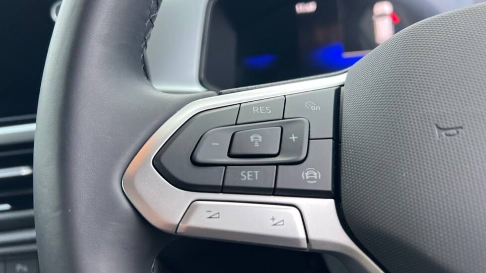 Used Volkswagen T-Roc 2025 for sale - 76709567: Photo 31