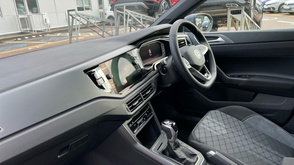 Used Volkswagen Taigo 2025 for sale - 76873845: Photo 2