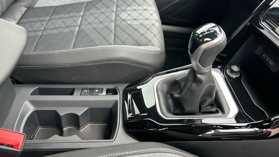 Used Volkswagen T-Roc 2025 for sale - 76870253: Photo 35