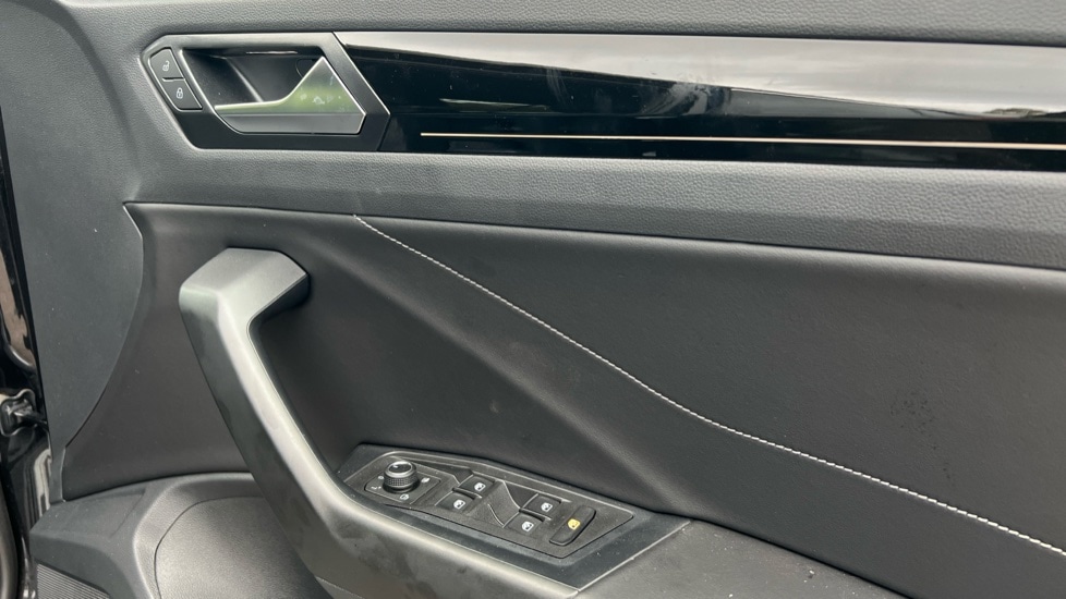 Used Volkswagen T-Roc 2025 for sale - 76870253: Photo 37