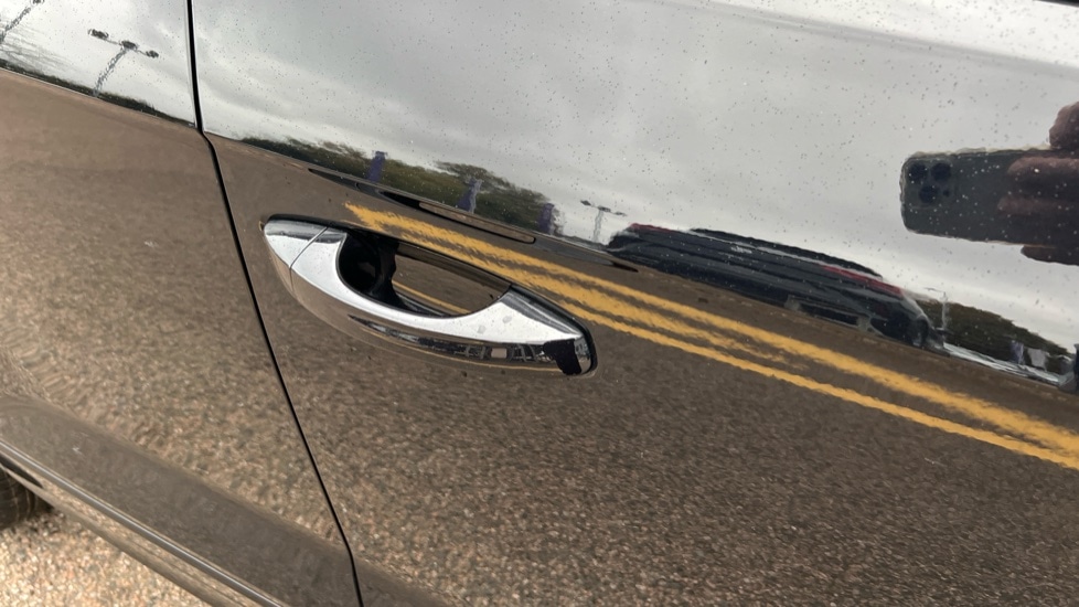 Used Volkswagen T-Roc 2025 for sale - 76870253: Photo 43