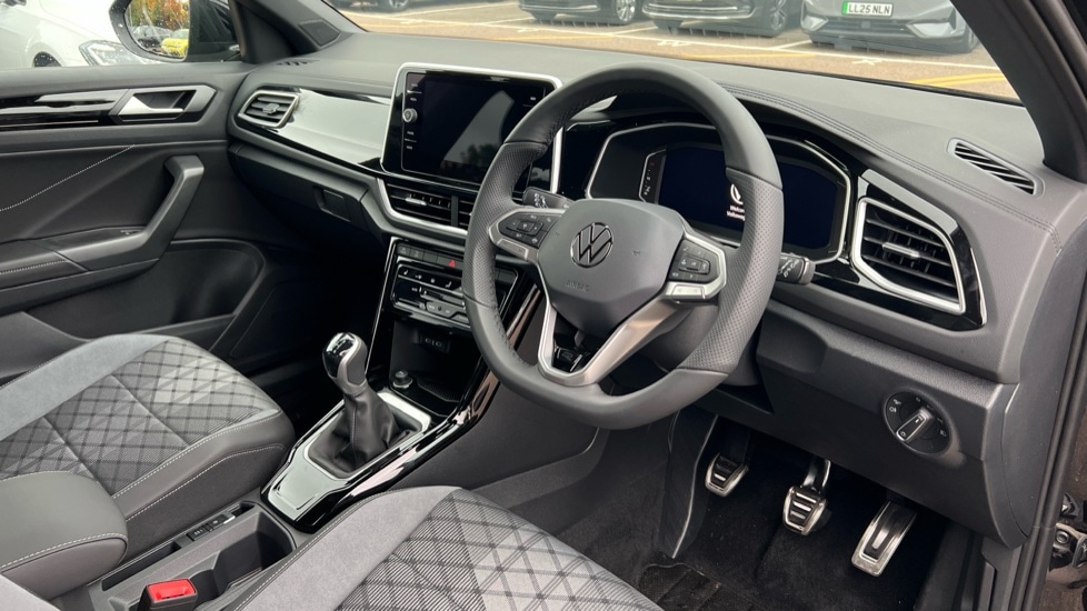 Used Volkswagen T-Roc 2025 for sale - 76870253: Photo 6
