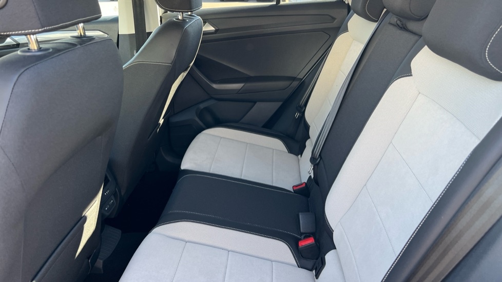 Used Volkswagen T-Roc 2023 for sale - 76868795: Photo 15