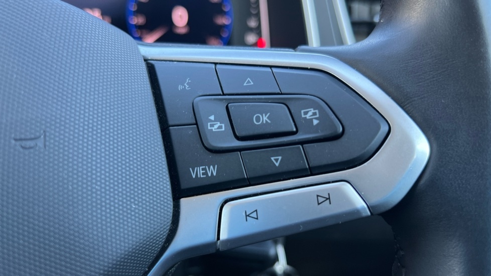 Used Volkswagen T-Roc 2023 for sale - 76868795: Photo 30