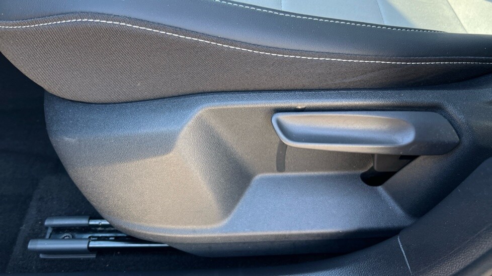 Used Volkswagen T-Roc 2023 for sale - 76868795: Photo 38