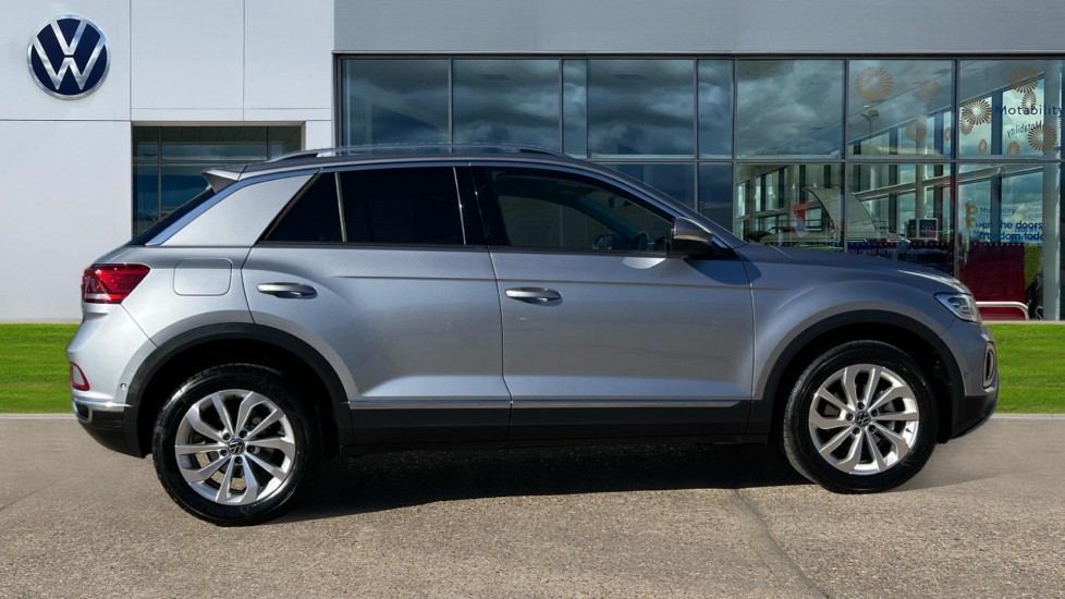 Used Volkswagen T-Roc 2023 for sale - 76868795: Photo 4