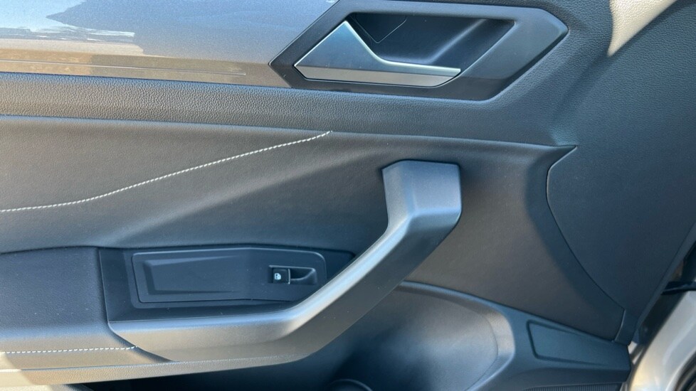 Used Volkswagen T-Roc 2023 for sale - 76868795: Photo 45