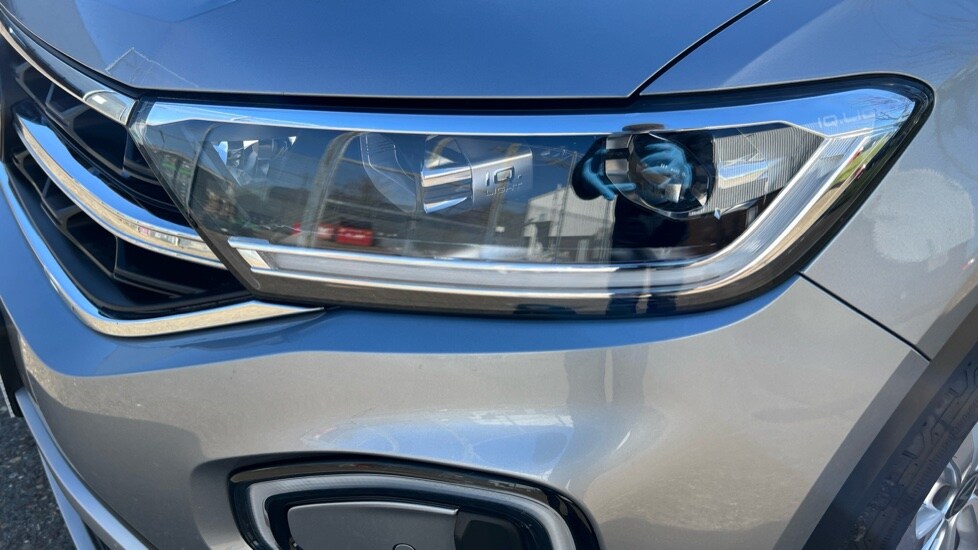 Used Volkswagen T-Roc 2023 for sale - 76868795: Photo 49