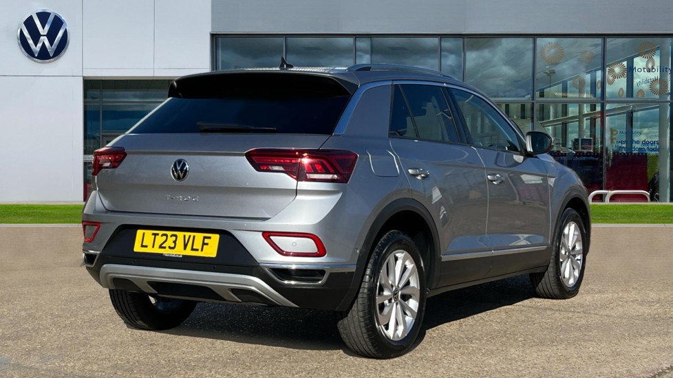 Used Volkswagen T-Roc 2023 for sale - 76868795: Photo 8