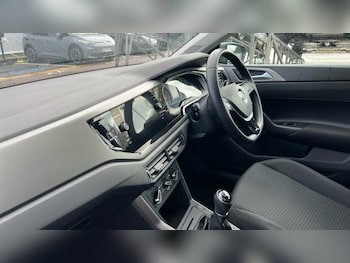 Used Volkswagen Polo 2019 for sale - 76447316: Photo