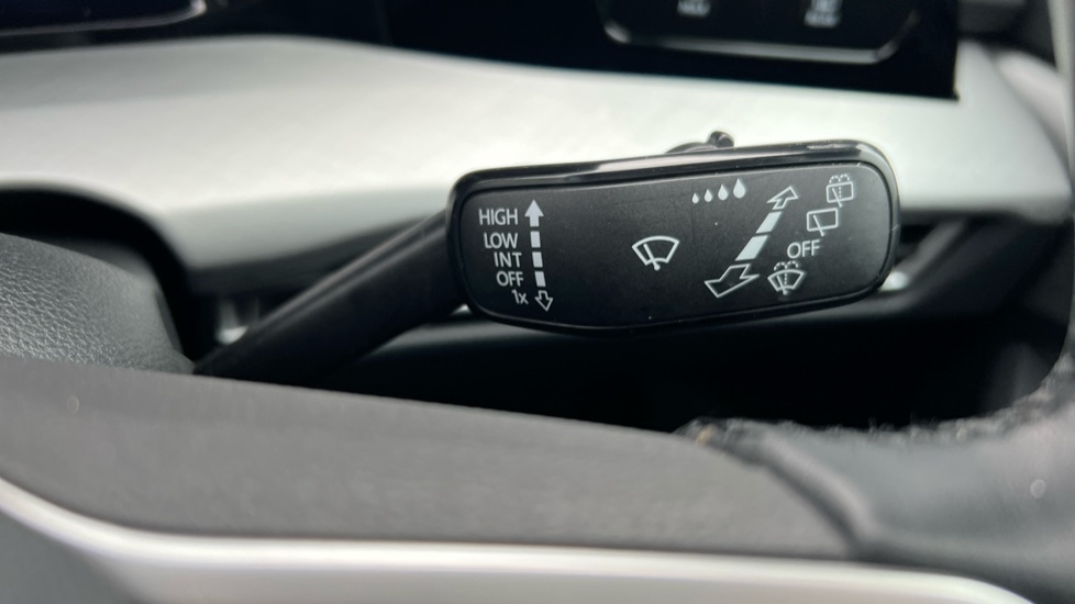 Used Volkswagen Golf 2024 for sale - 77060666: Photo 32