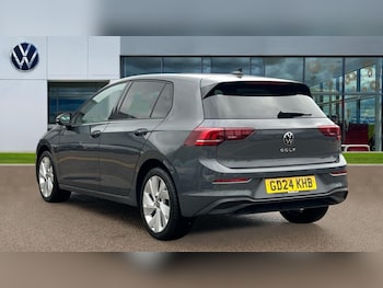 Used Volkswagen Golf 2024 for sale - 77060666: Photo