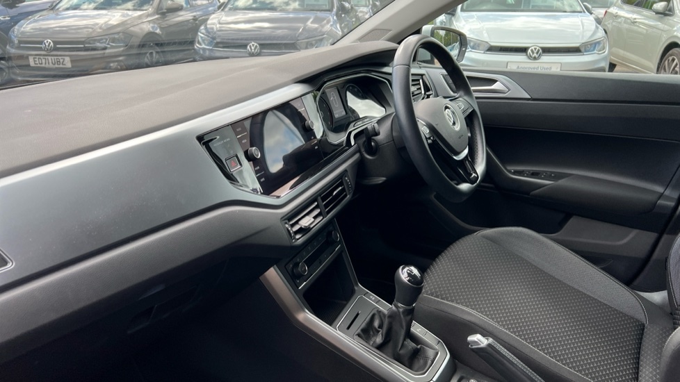 Used Volkswagen Polo 2021 for sale - 76112320: Photo 2
