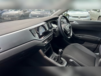 Used Volkswagen Polo 2021 for sale - 76112320: Photo