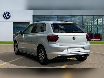 Used Volkswagen Polo 2021 for sale - 76112320: Photo