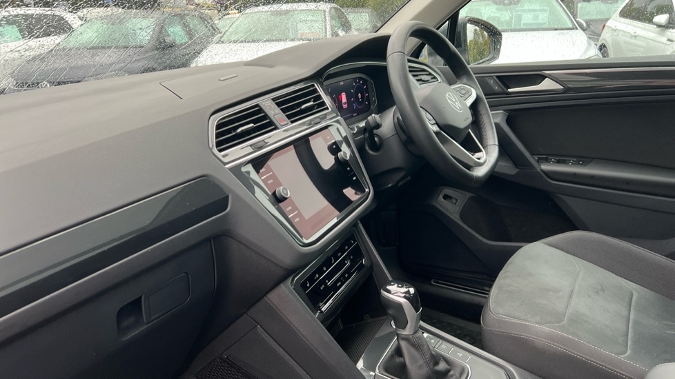 Used Volkswagen Tiguan 2023 for sale - 76124807: Photo 2
