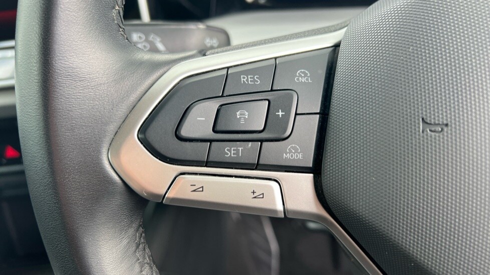 Used Volkswagen Golf 2024 for sale - 75843955: Photo 31