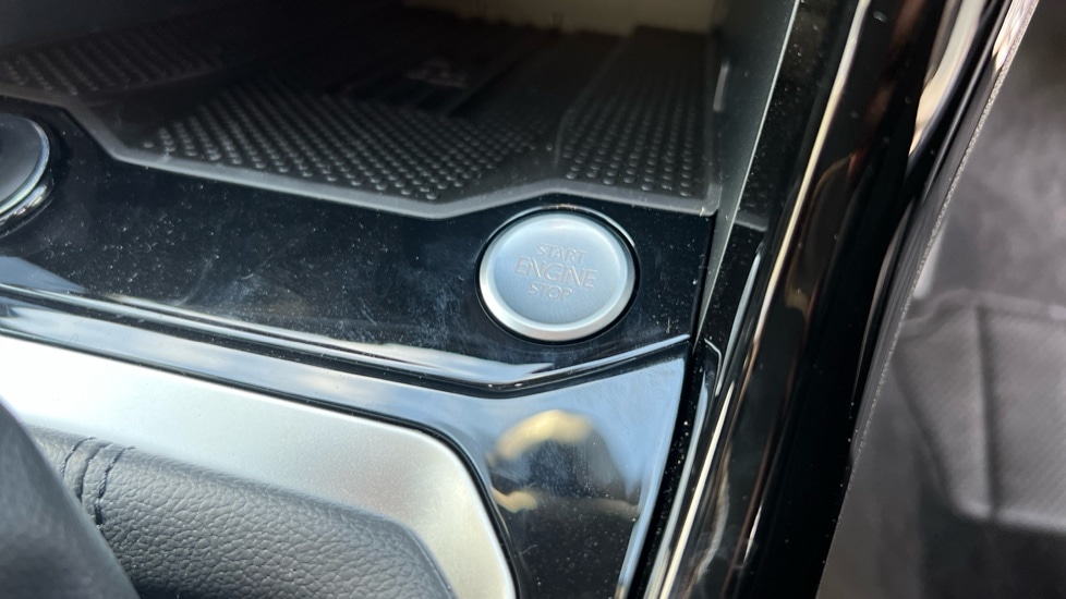 Used Volkswagen T-Roc 2025 for sale - 76873821: Photo 48