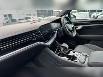 Used Volkswagen Touareg 2025 for sale - 75409891: Photo