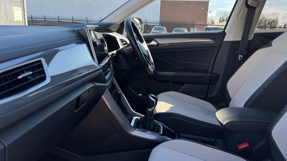 Used Volkswagen T-Roc 2023 for sale - 77057895: Photo 28