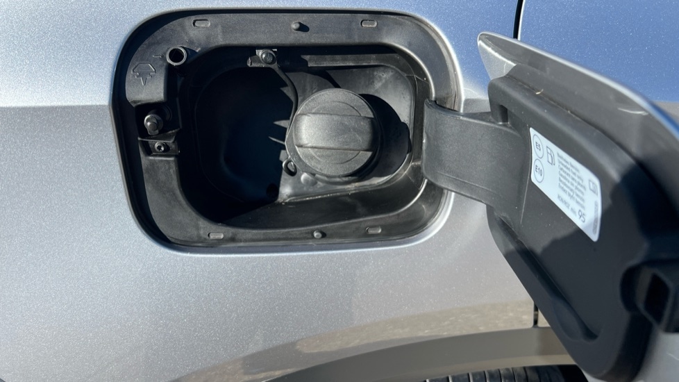 Used Volkswagen T-Roc 2023 for sale - 77057895: Photo 29