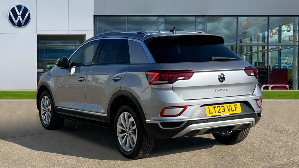 Used Volkswagen T-Roc 2023 for sale - 77057895: Photo 3