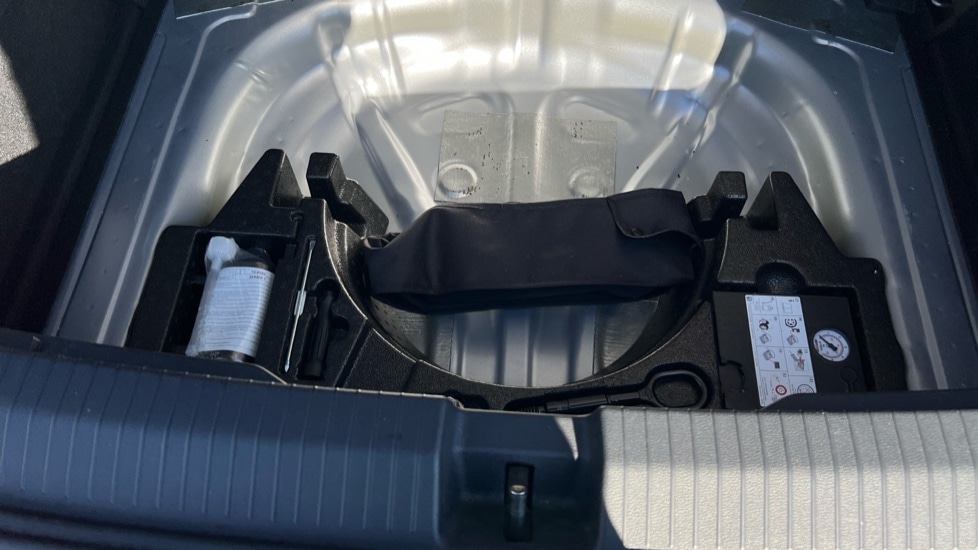 Used Volkswagen T-Roc 2023 for sale - 77057895: Photo 44