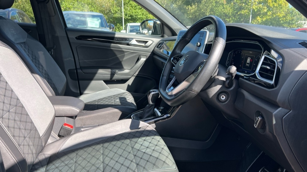 Used Volkswagen T-Roc 2022 for sale - 76161400: Photo 26