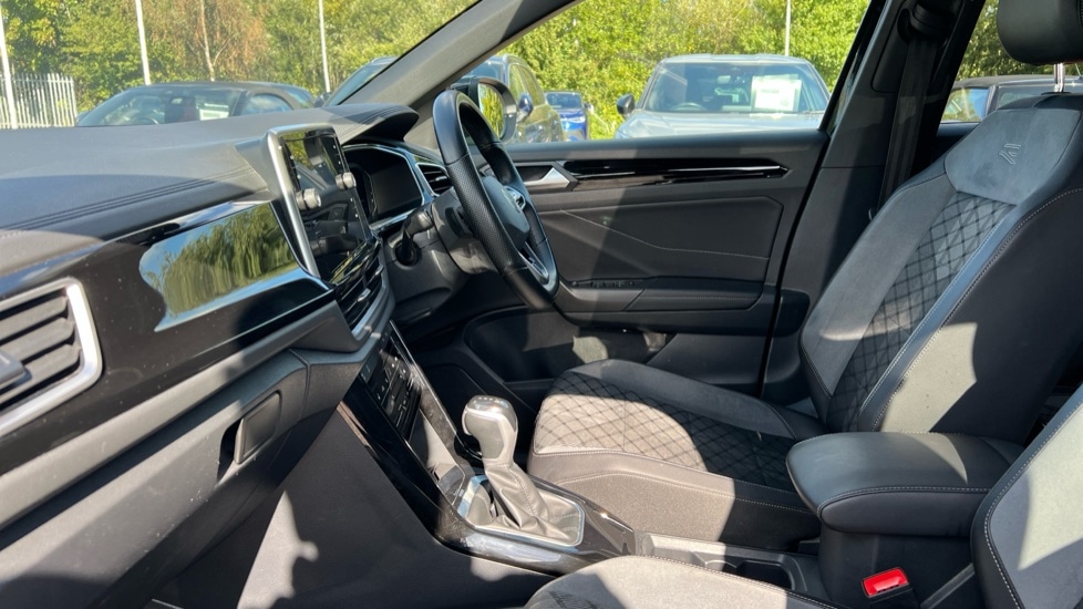 Used Volkswagen T-Roc 2022 for sale - 76161400: Photo 28