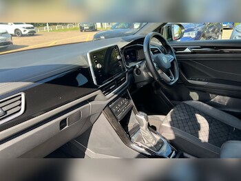Used Volkswagen T-Roc 2022 for sale - 76161400: Photo