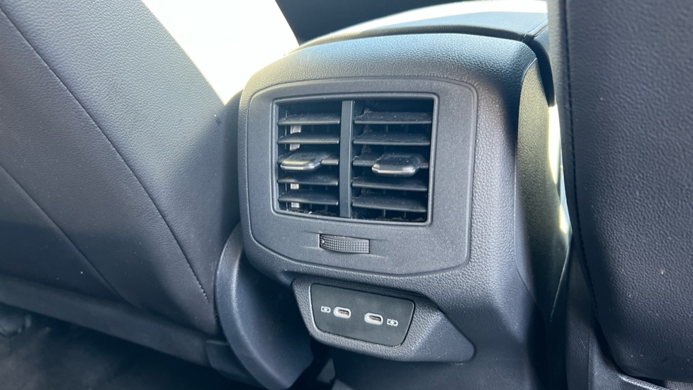 Used Volkswagen T-Roc 2022 for sale - 76161400: Photo 34