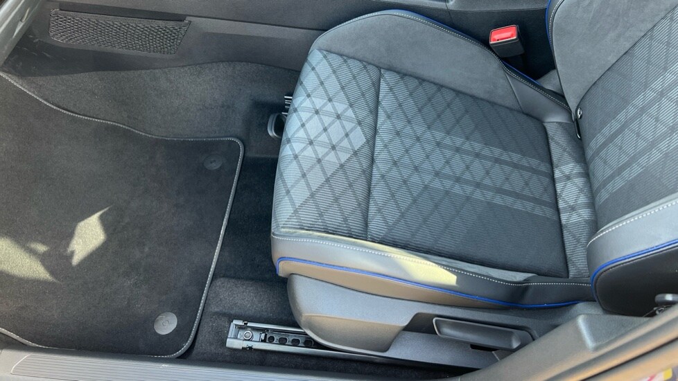 Used Volkswagen Golf 2025 for sale - 76869699: Photo 39