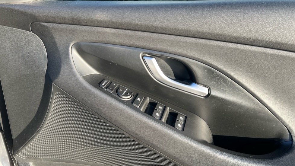 Used Hyundai i30 2023 for sale - 76874762: Photo 30