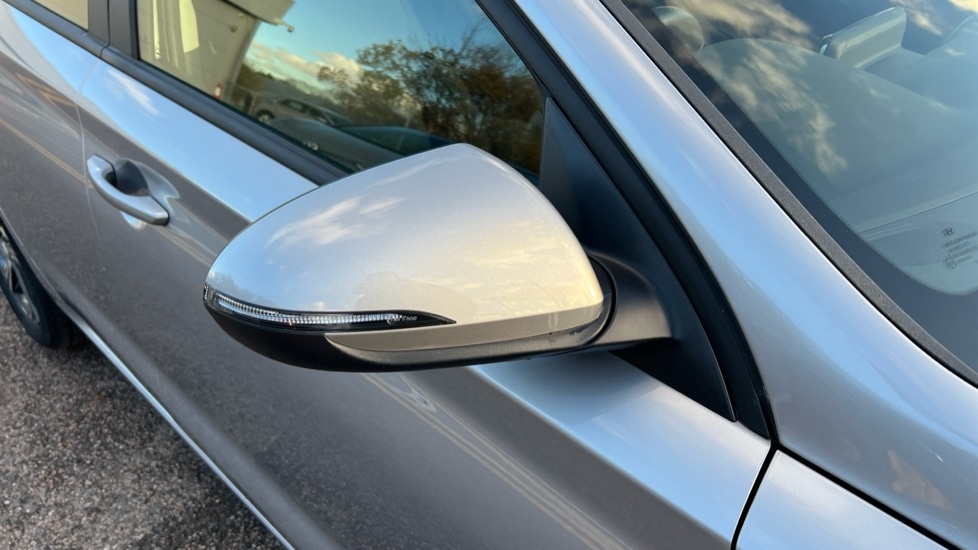 Used Hyundai i30 2023 for sale - 76874762: Photo 39