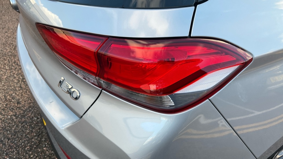 Used Hyundai i30 2023 for sale - 76874762: Photo 41