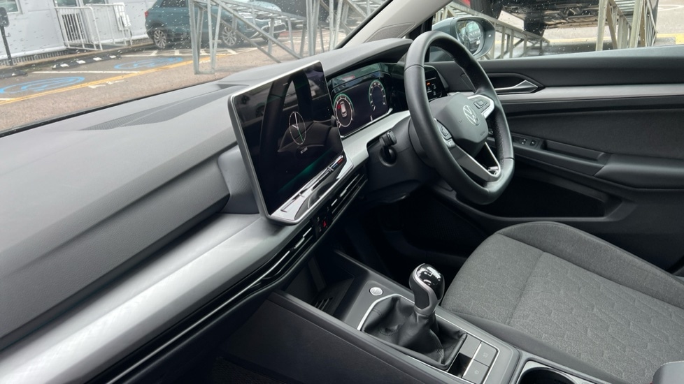 Used Volkswagen Golf 2024 for sale - 76927793: Photo 2