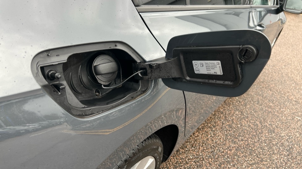 Used Volkswagen Golf 2024 for sale - 76927793: Photo 29