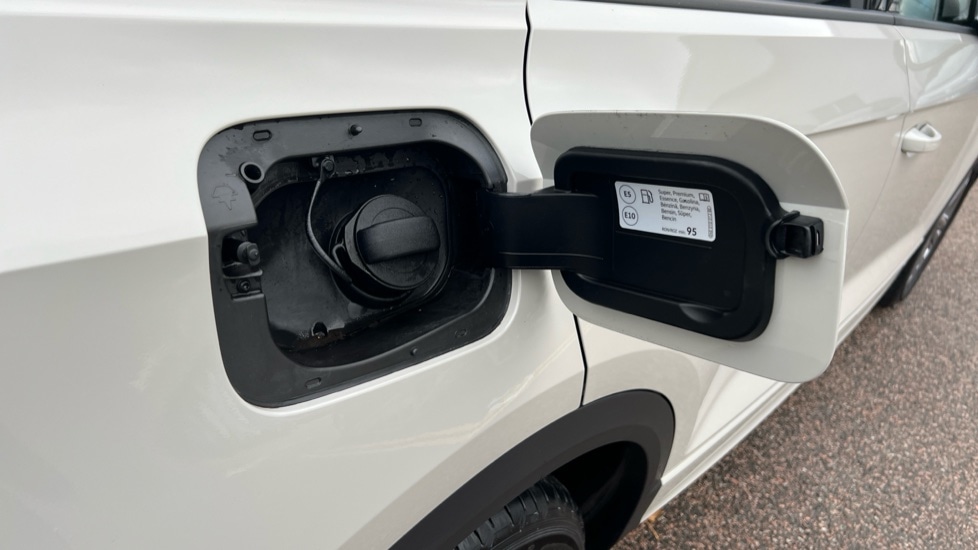 Used Volkswagen T-Roc 2025 for sale - 76873532: Photo 29